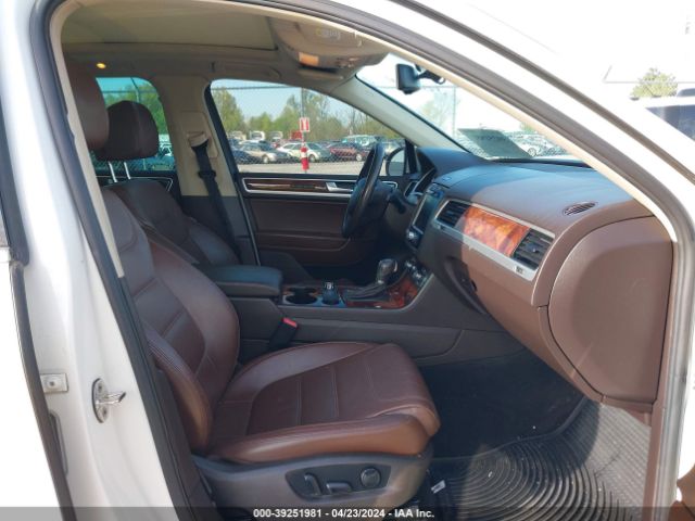 Photo 4 VIN: WVGFF9BP8BD006188 - VOLKSWAGEN TOUAREG 