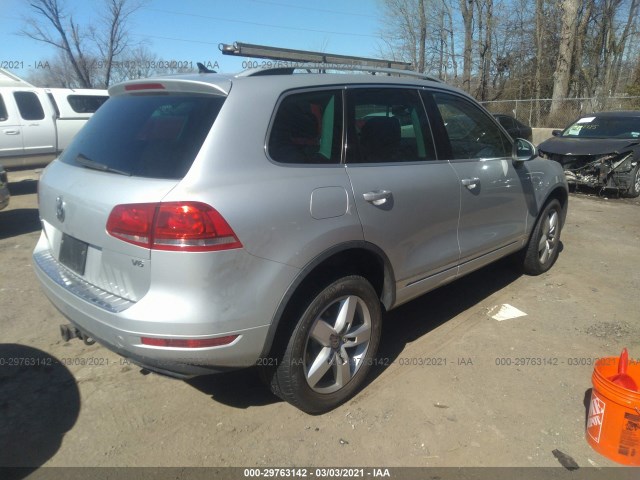 Photo 3 VIN: WVGFF9BP9BD000268 - VOLKSWAGEN TOUAREG 