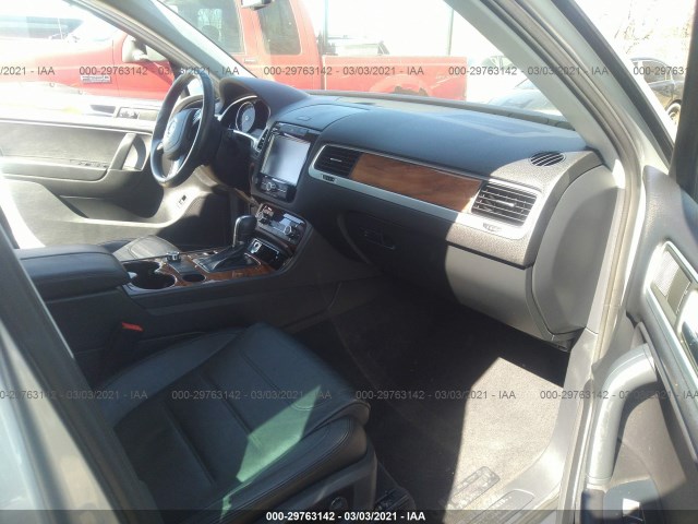 Photo 4 VIN: WVGFF9BP9BD000268 - VOLKSWAGEN TOUAREG 