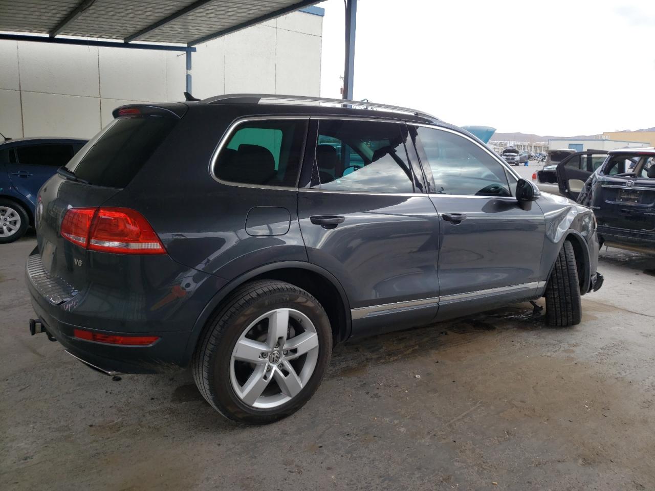 Photo 2 VIN: WVGFF9BP9CD002412 - VOLKSWAGEN TOUAREG 