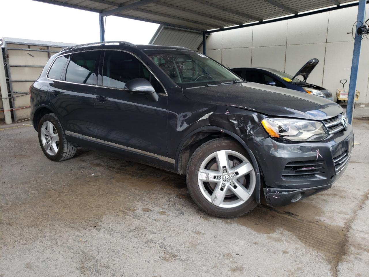 Photo 3 VIN: WVGFF9BP9CD002412 - VOLKSWAGEN TOUAREG 