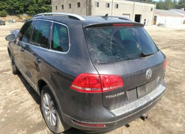 Photo 2 VIN: WVGFF9BPXBD004586 - VOLKSWAGEN TOUAREG 