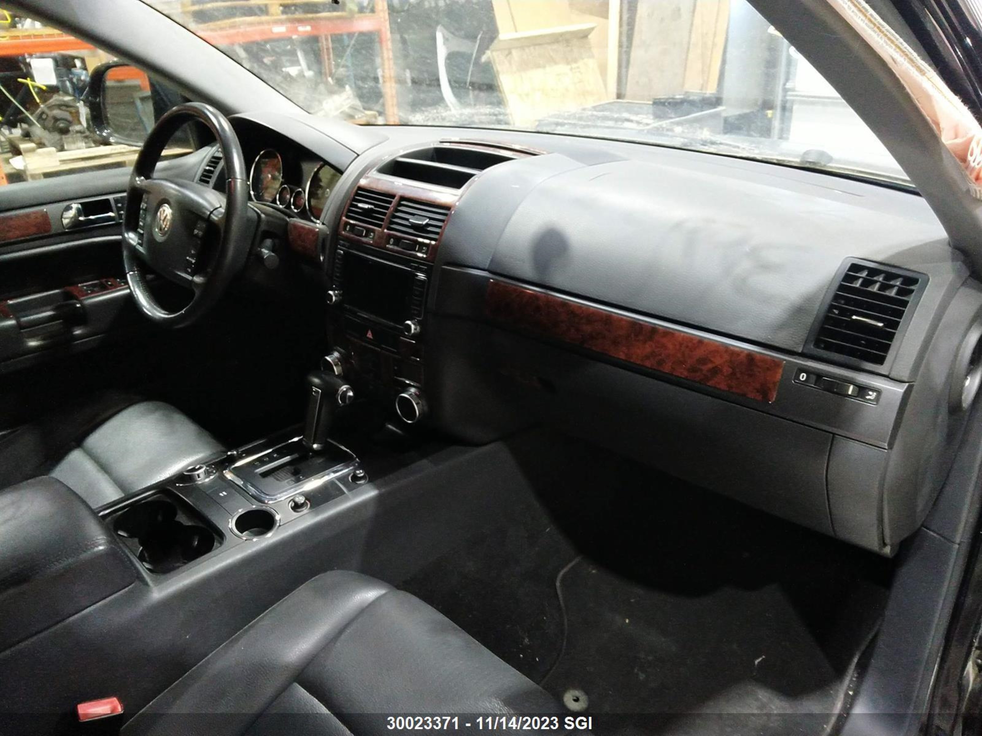 Photo 4 VIN: WVGFK6A97AD002130 - VOLKSWAGEN TOUAREG 