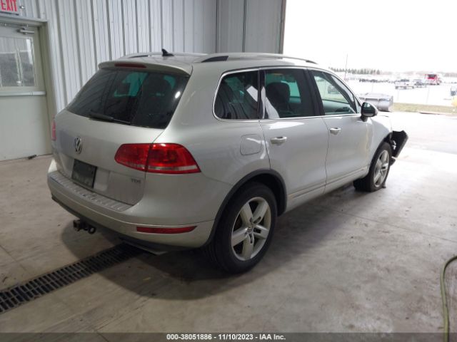 Photo 3 VIN: WVGFK9BP0BD001546 - VOLKSWAGEN TOUAREG 