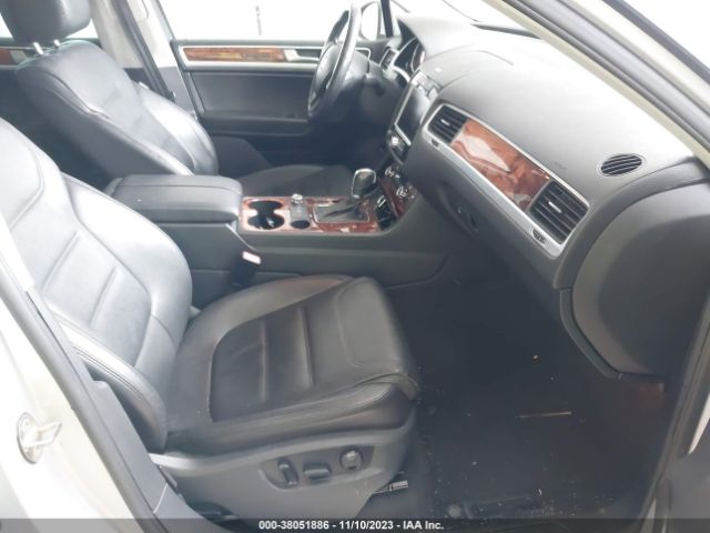 Photo 4 VIN: WVGFK9BP0BD001546 - VOLKSWAGEN TOUAREG 