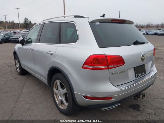 Photo 2 VIN: WVGFK9BP0BD004768 - VOLKSWAGEN TOUAREG 