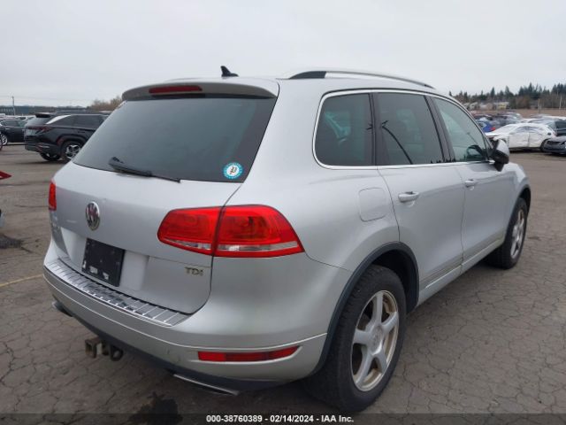 Photo 3 VIN: WVGFK9BP0BD004768 - VOLKSWAGEN TOUAREG 