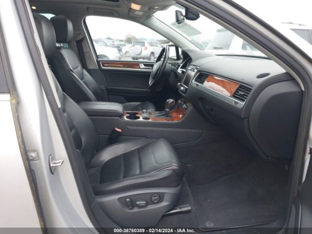 Photo 4 VIN: WVGFK9BP0BD004768 - VOLKSWAGEN TOUAREG 