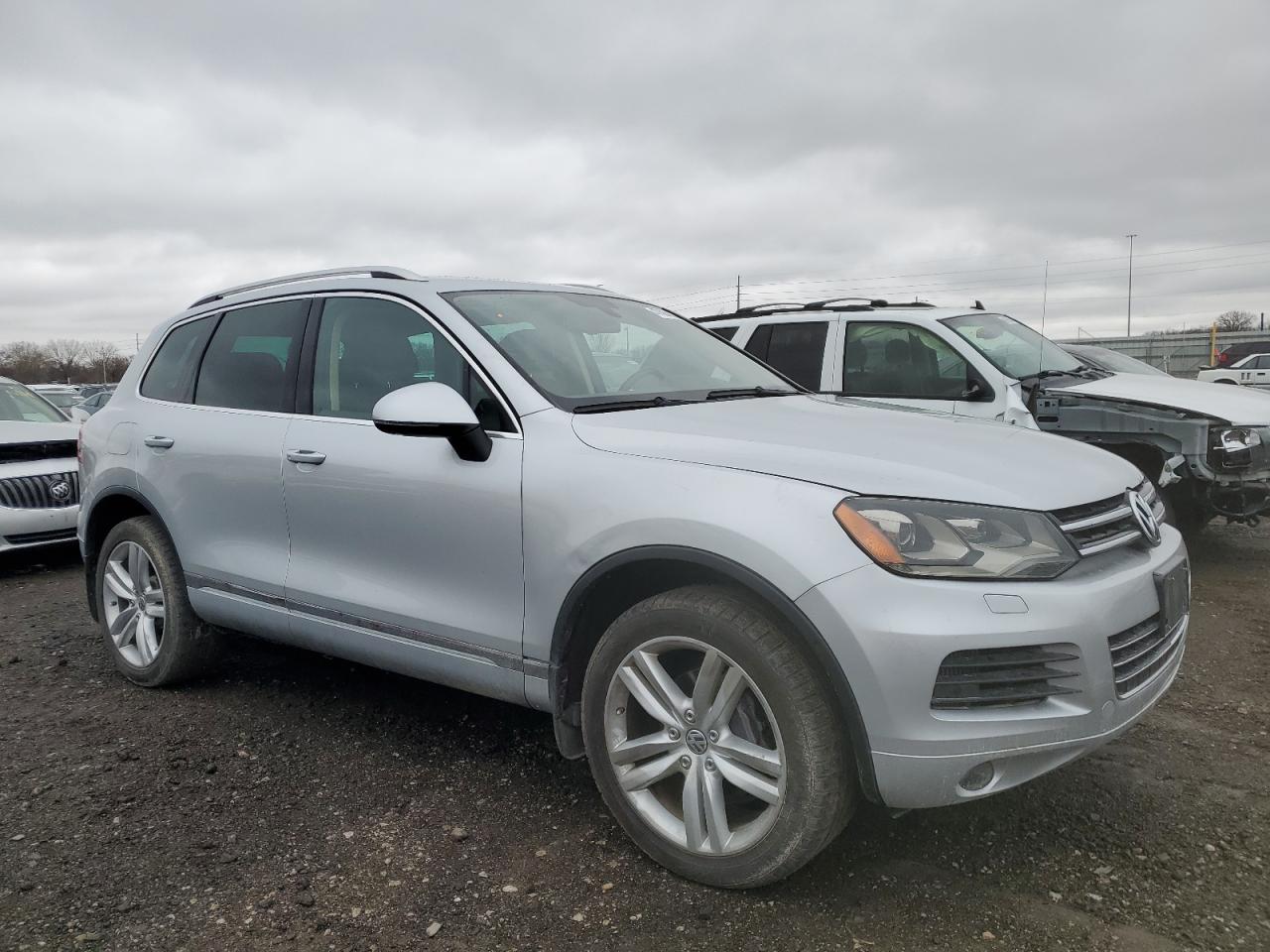 Photo 3 VIN: WVGFK9BP0CD002388 - VOLKSWAGEN TOUAREG 