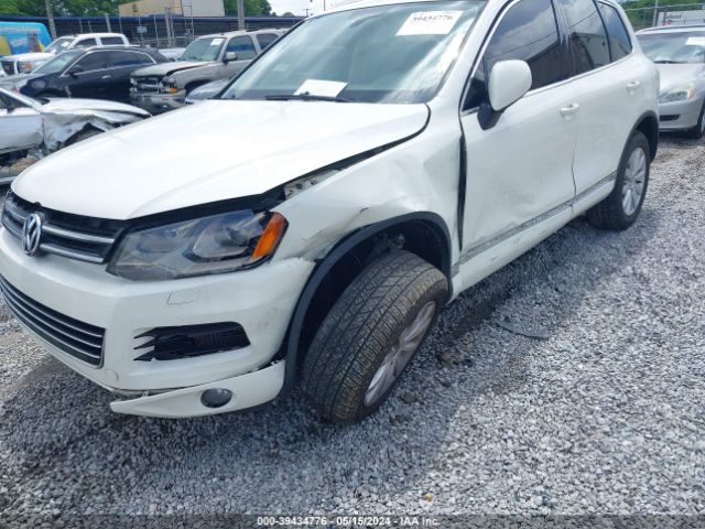 Photo 5 VIN: WVGFK9BP3BD004425 - VOLKSWAGEN TOUAREG 