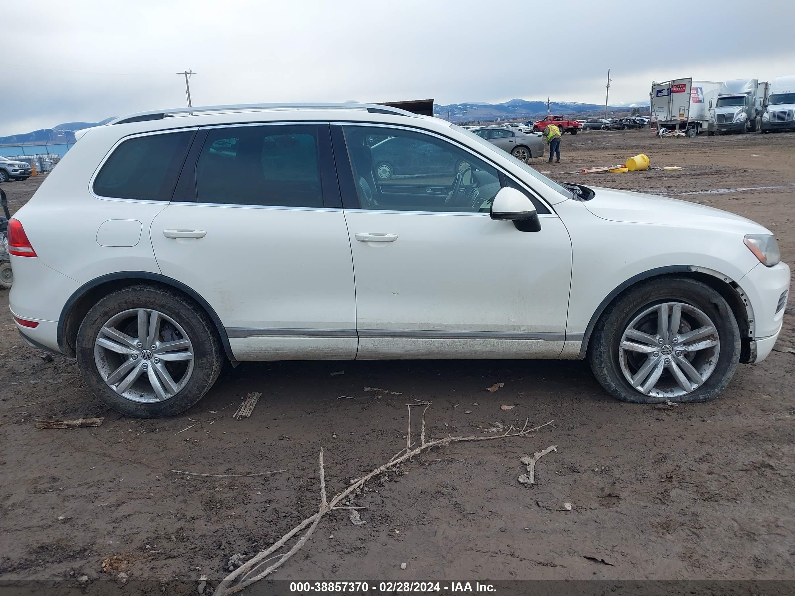 Photo 11 VIN: WVGFK9BP3CD002823 - VOLKSWAGEN TOUAREG 