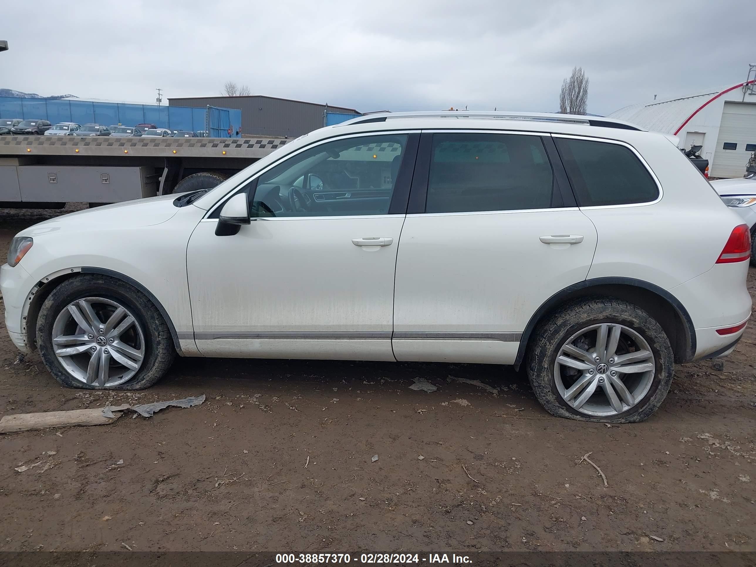 Photo 12 VIN: WVGFK9BP3CD002823 - VOLKSWAGEN TOUAREG 