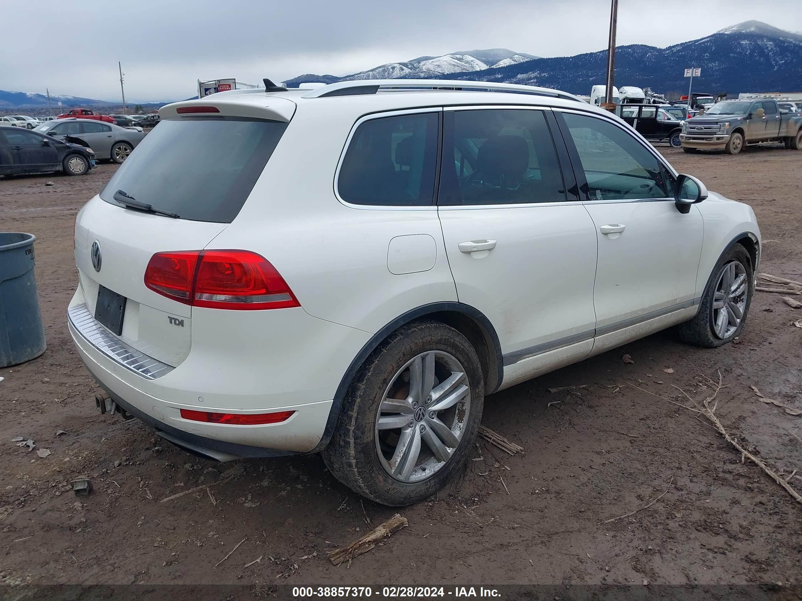 Photo 3 VIN: WVGFK9BP3CD002823 - VOLKSWAGEN TOUAREG 