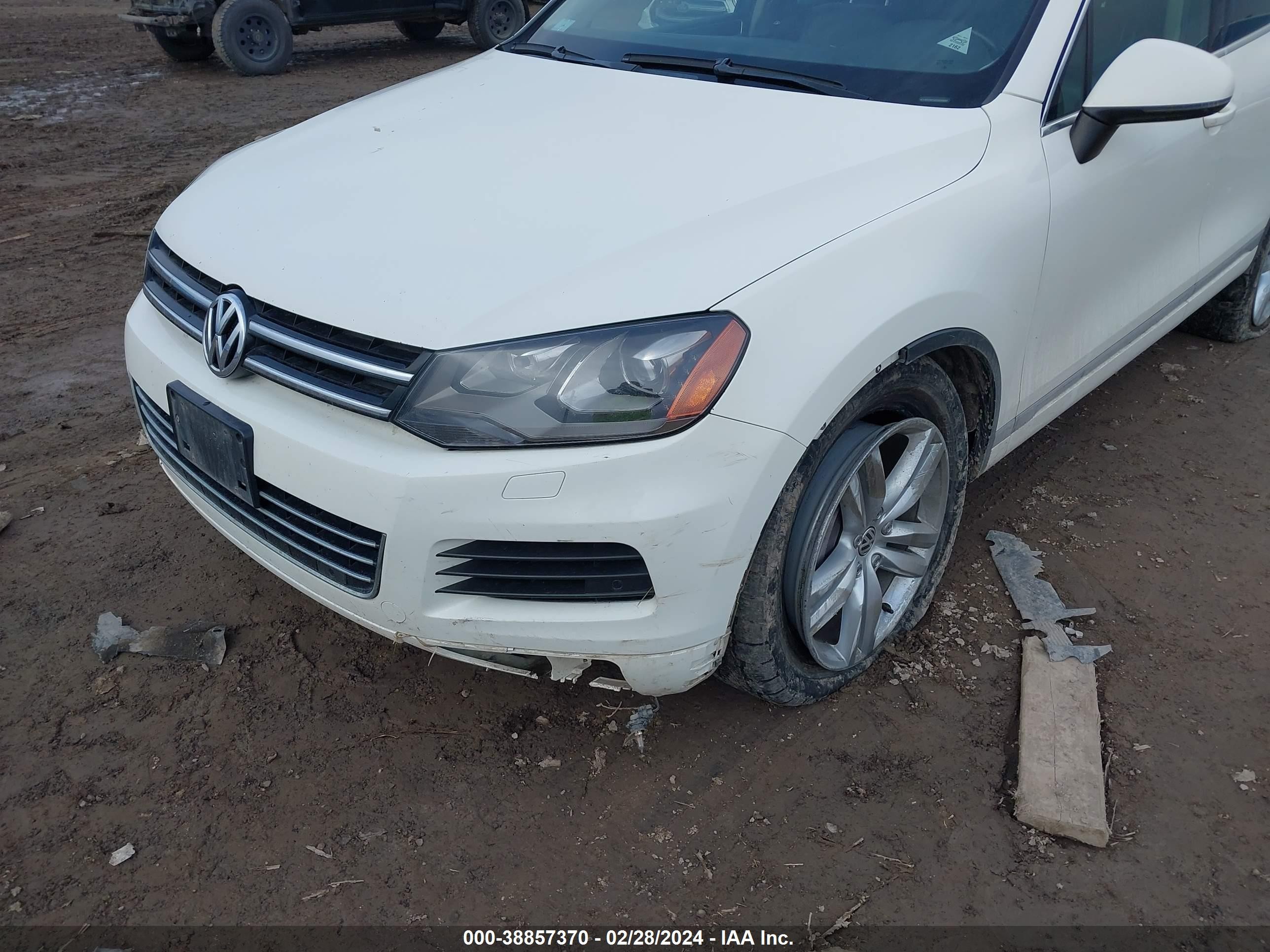 Photo 5 VIN: WVGFK9BP3CD002823 - VOLKSWAGEN TOUAREG 