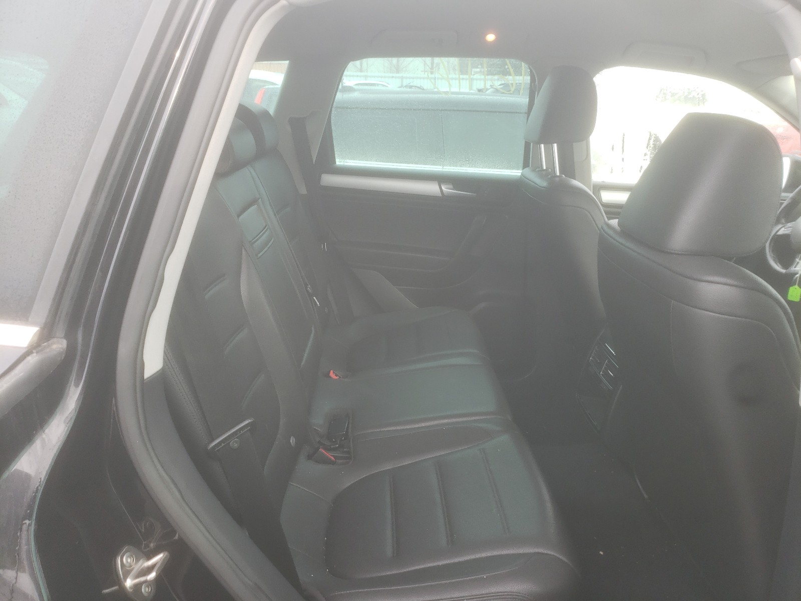 Photo 5 VIN: WVGFK9BP4BD002442 - VOLKSWAGEN TOUAREG 