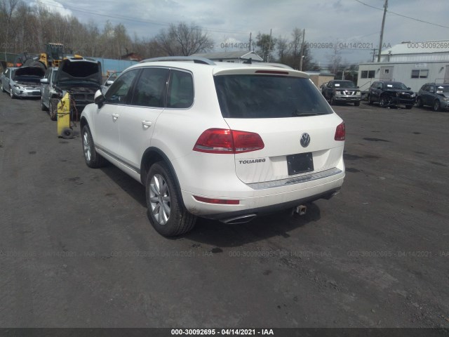 Photo 2 VIN: WVGFK9BP4BD004210 - VOLKSWAGEN TOUAREG 