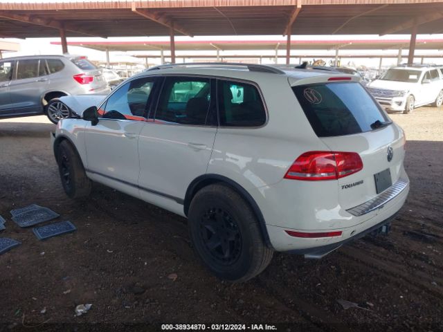 Photo 2 VIN: WVGFK9BP4BD005745 - VOLKSWAGEN TOUAREG 