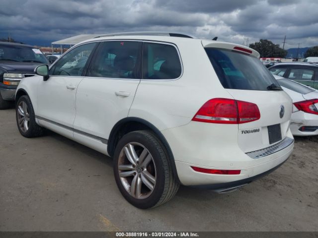 Photo 2 VIN: WVGFK9BP7BD005903 - VOLKSWAGEN TOUAREG 