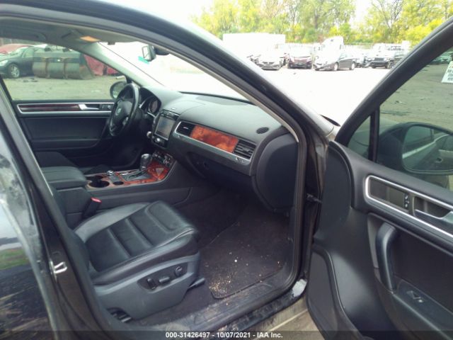 Photo 4 VIN: WVGFK9BP7CD002761 - VOLKSWAGEN TOUAREG 