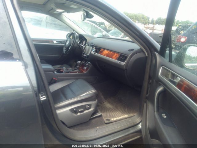 Photo 4 VIN: WVGFK9BP7CD004882 - VOLKSWAGEN TOUAREG 