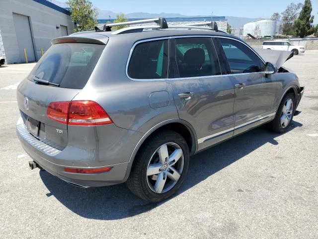 Photo 2 VIN: WVGFK9BP7CD005479 - VOLKSWAGEN TOUAREG V6 