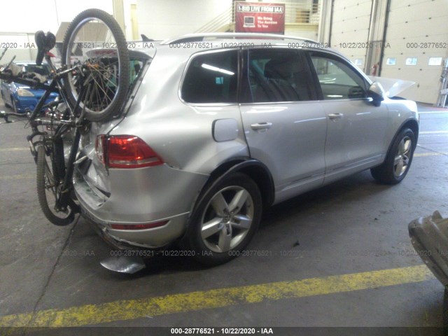 Photo 3 VIN: WVGFK9BP8BD003738 - VOLKSWAGEN TOUAREG 