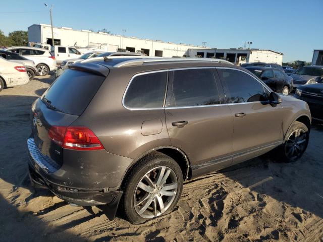 Photo 2 VIN: WVGFK9BP8CD002431 - VOLKSWAGEN TOUAREG V6 