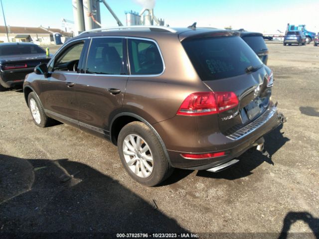 Photo 2 VIN: WVGFK9BP8CD003675 - VOLKSWAGEN TOUAREG 