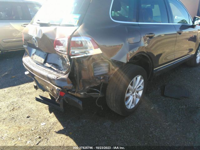 Photo 5 VIN: WVGFK9BP8CD003675 - VOLKSWAGEN TOUAREG 