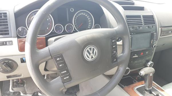 Photo 13 VIN: WVGHRP7L25D033966 - VOLKSWAGEN TOUAREG 