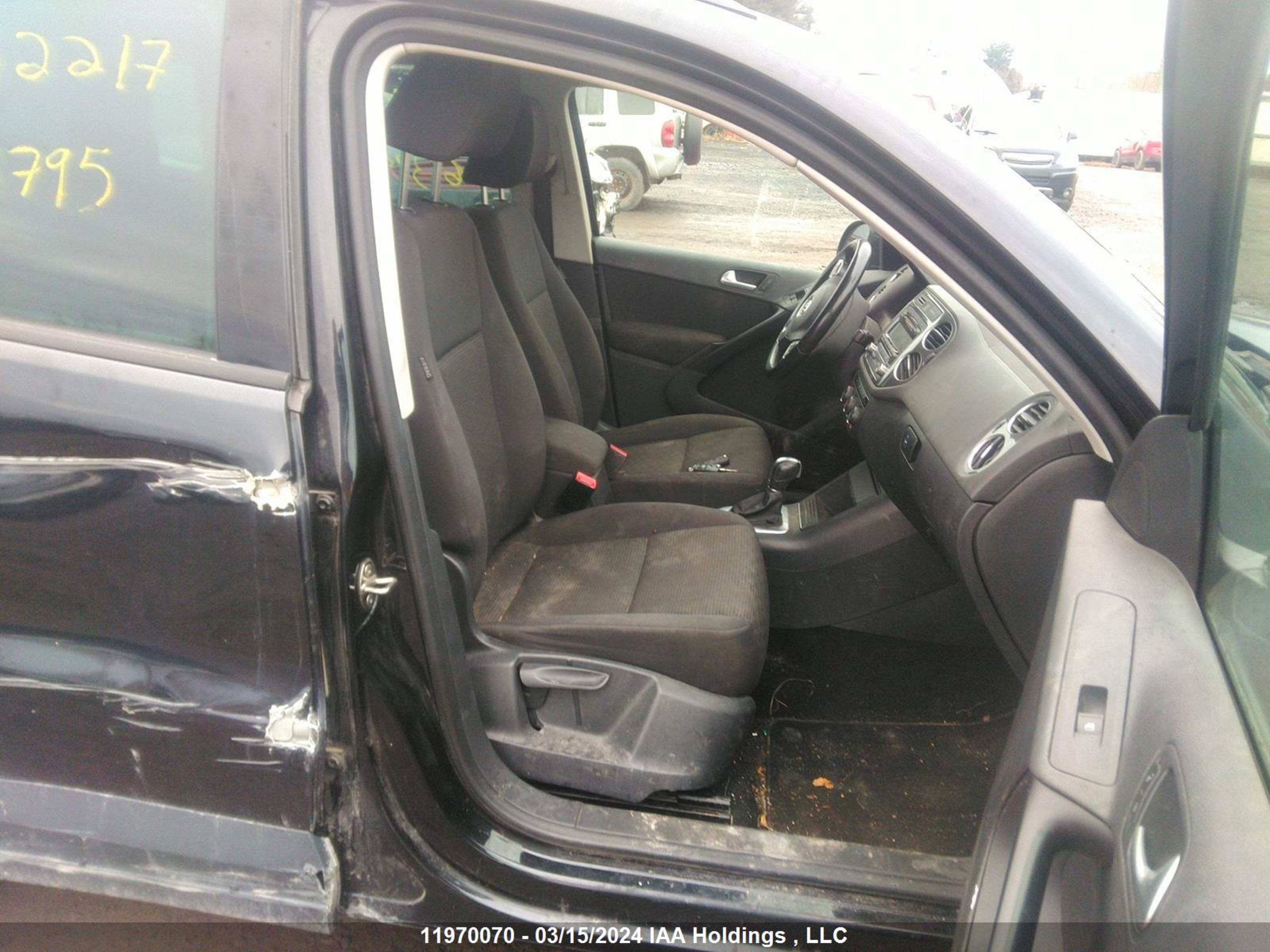 Photo 4 VIN: WVGHV3AX3EW613795 - VOLKSWAGEN TIGUAN 