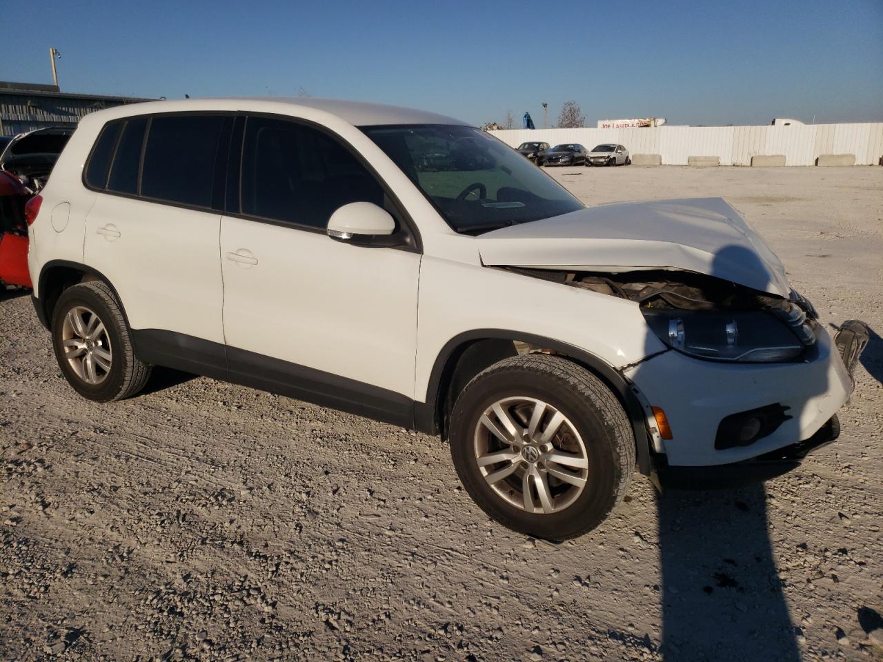 Photo 3 VIN: WVGHV3AXXEW597417 - VOLKSWAGEN TIGUAN 