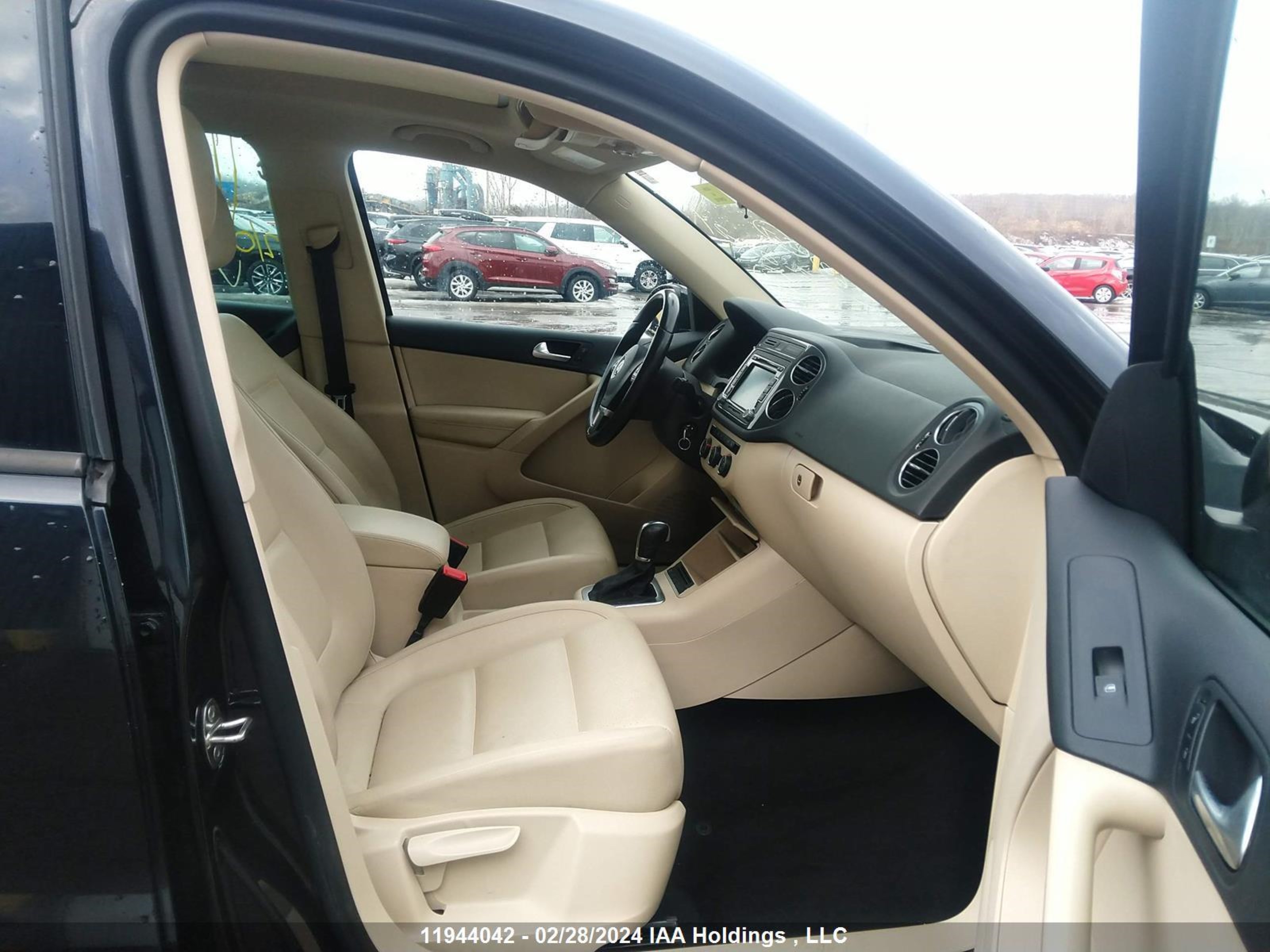 Photo 4 VIN: WVGJV3AX0EW515809 - VOLKSWAGEN TIGUAN 