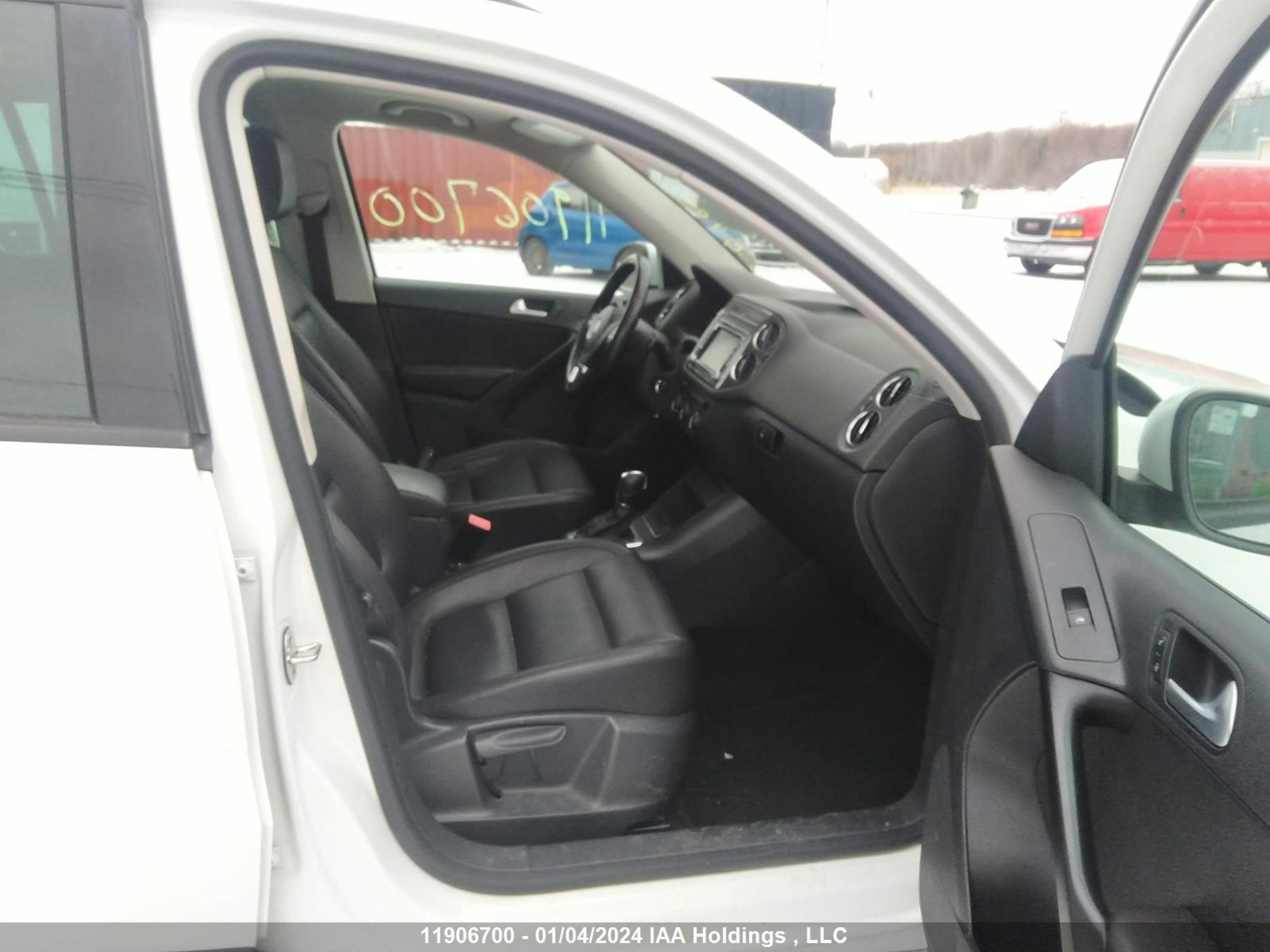 Photo 4 VIN: WVGJV3AX0EW583849 - VOLKSWAGEN TIGUAN 