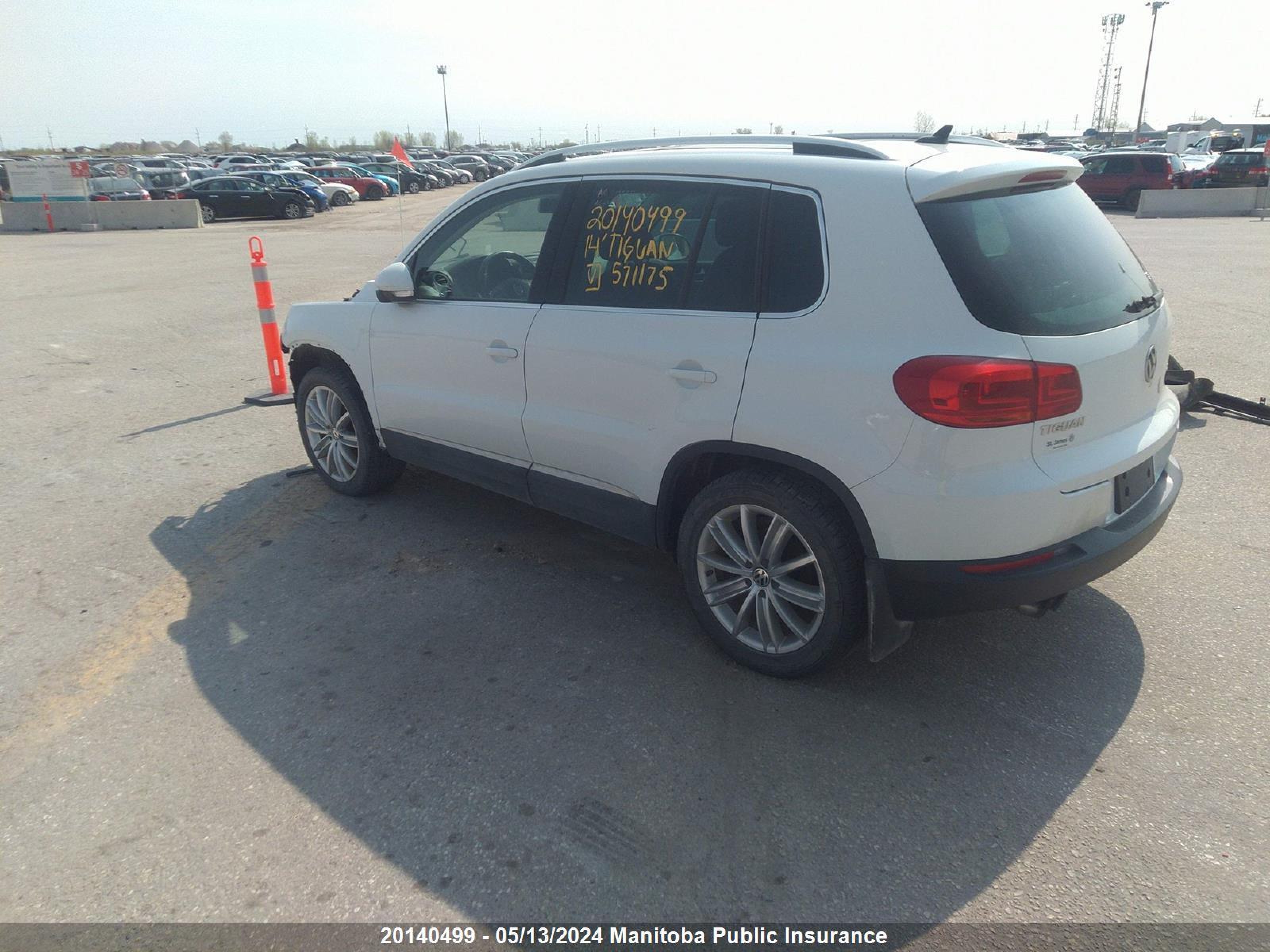 Photo 2 VIN: WVGJV3AX1EW571175 - VOLKSWAGEN TIGUAN 