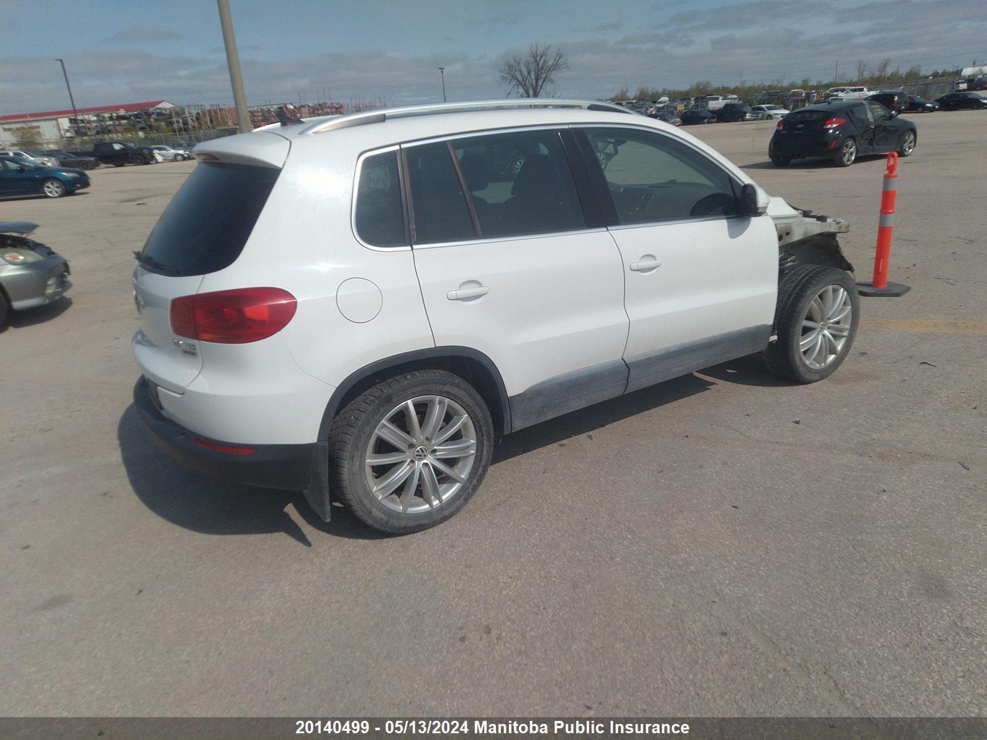 Photo 3 VIN: WVGJV3AX1EW571175 - VOLKSWAGEN TIGUAN 