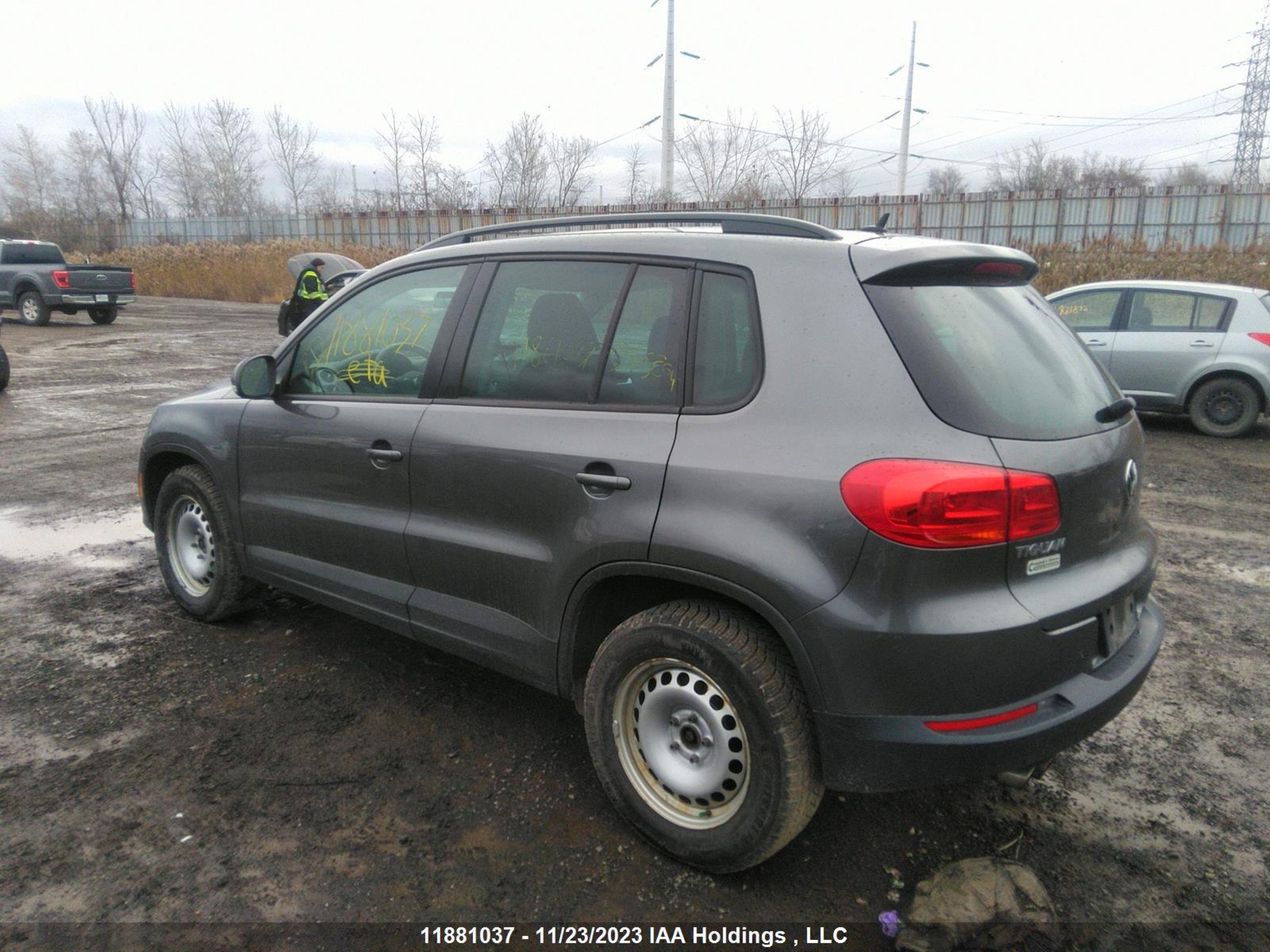 Photo 2 VIN: WVGJV3AX1EW595864 - VOLKSWAGEN TIGUAN 