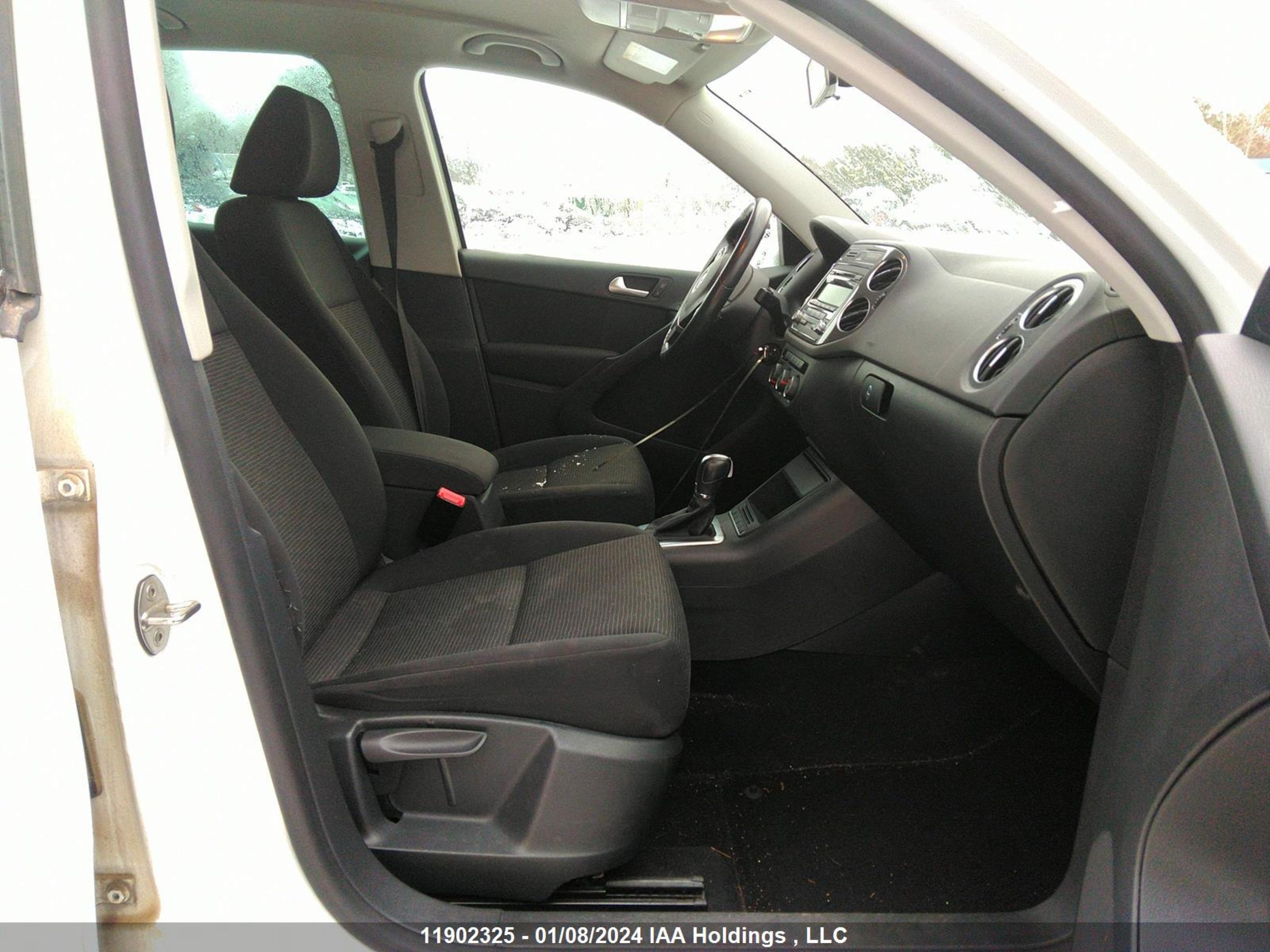 Photo 4 VIN: WVGJV3AX2EW598733 - VOLKSWAGEN TIGUAN 