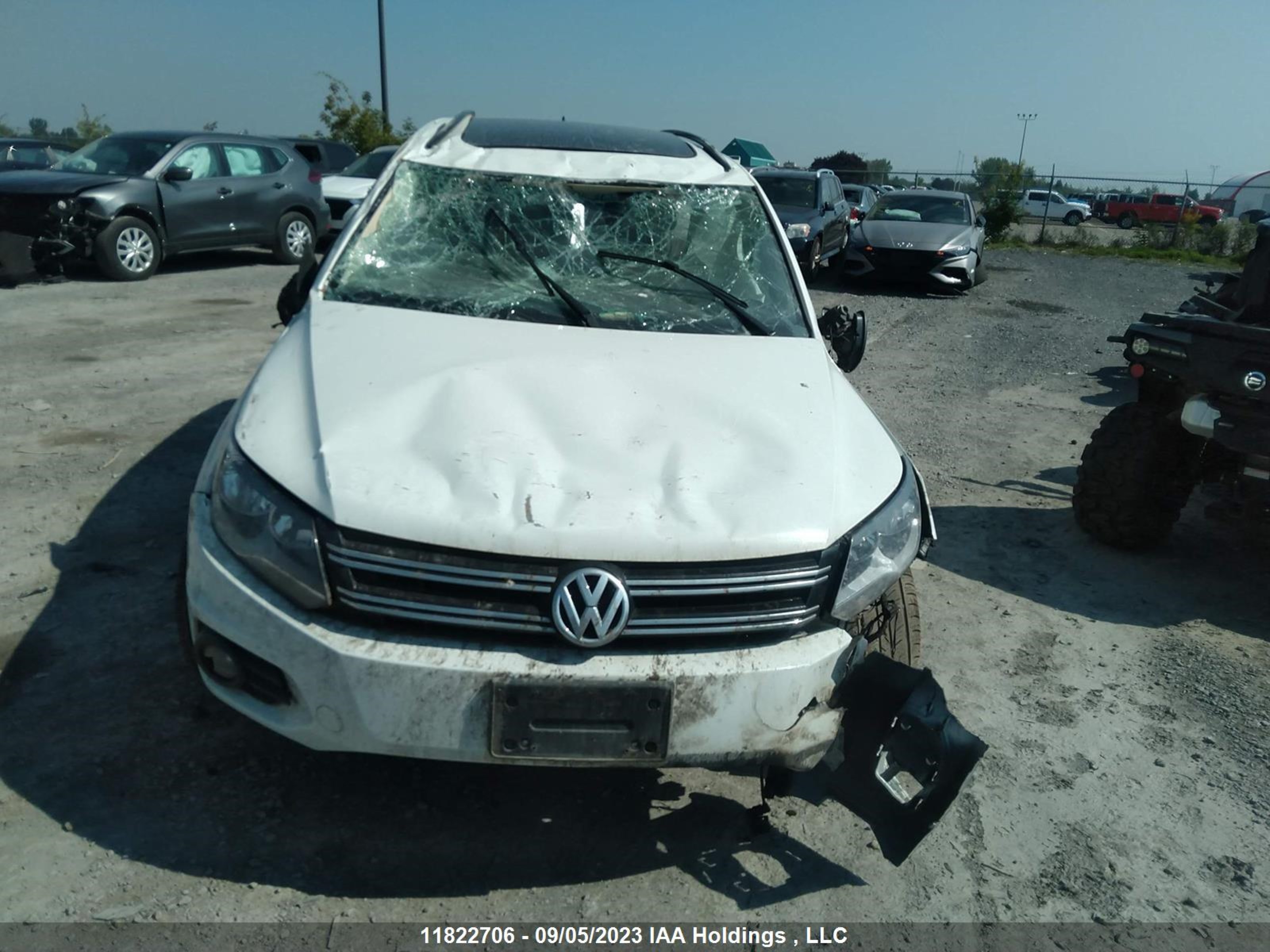 Photo 5 VIN: WVGJV3AX4EW617856 - VOLKSWAGEN TIGUAN 