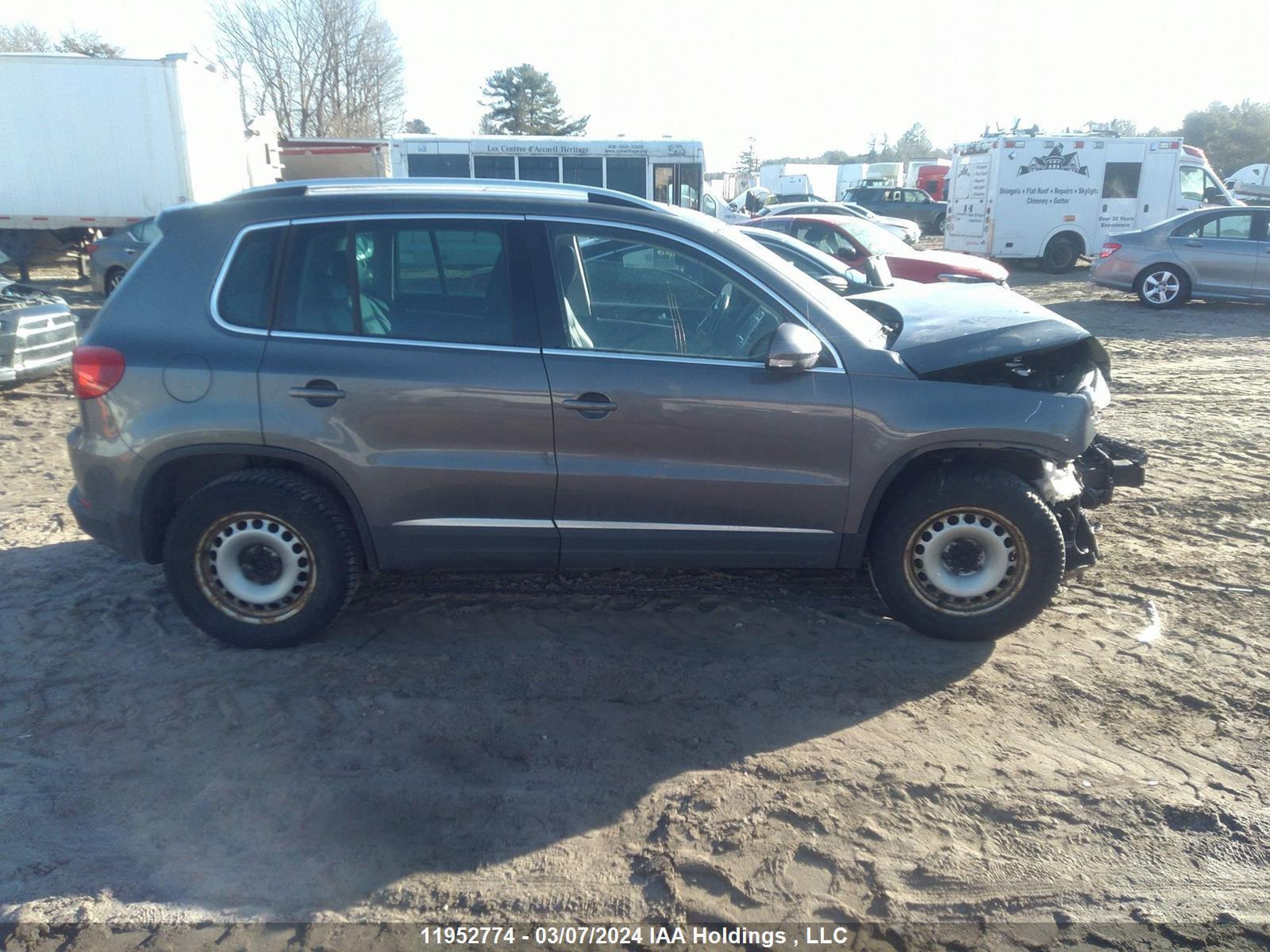 Photo 11 VIN: WVGJV3AX7EW625708 - VOLKSWAGEN TIGUAN 