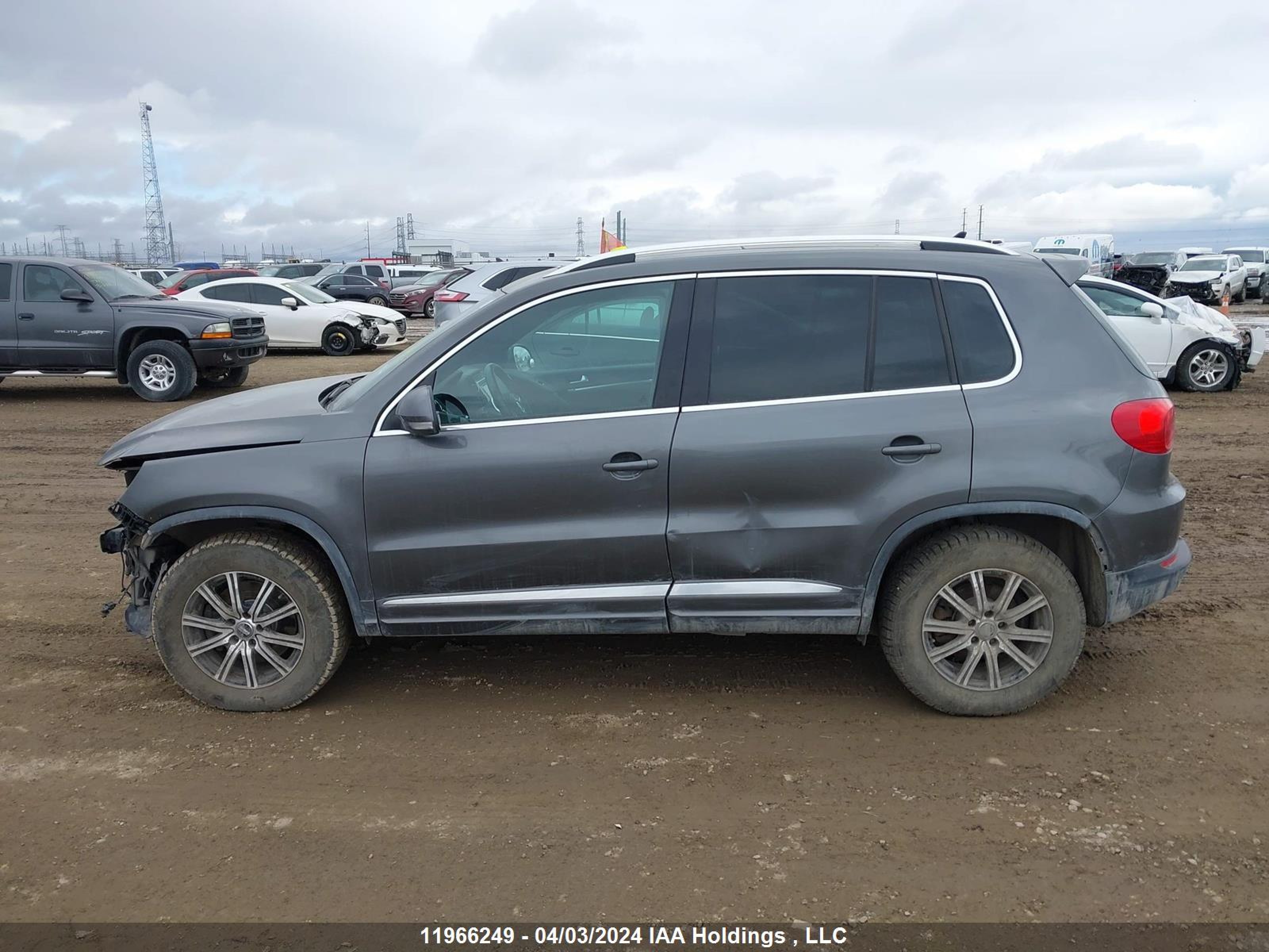 Photo 14 VIN: WVGJV3AX8DW063056 - VOLKSWAGEN TIGUAN 