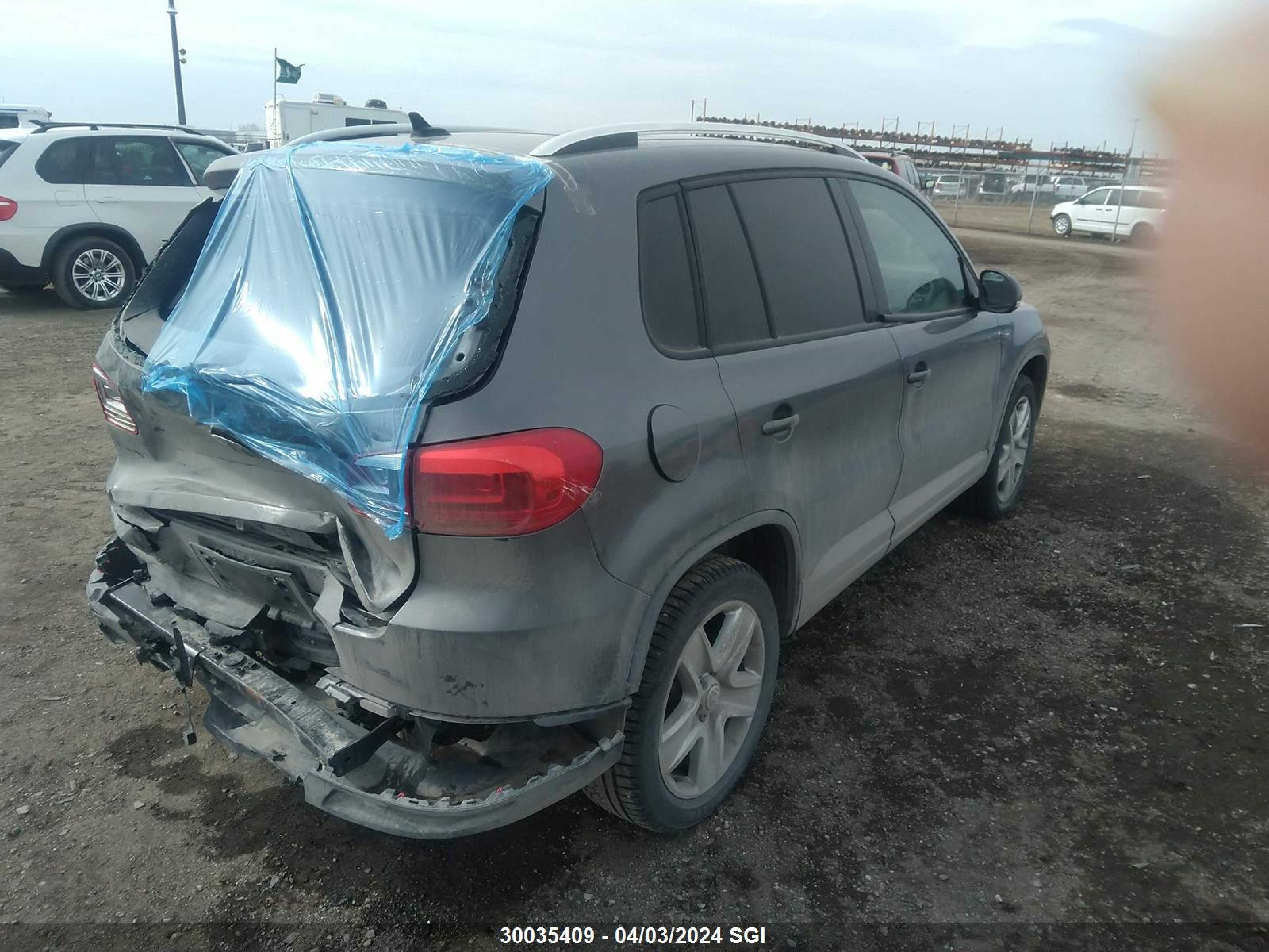 Photo 3 VIN: WVGJV3AX9EW578875 - VOLKSWAGEN TIGUAN 