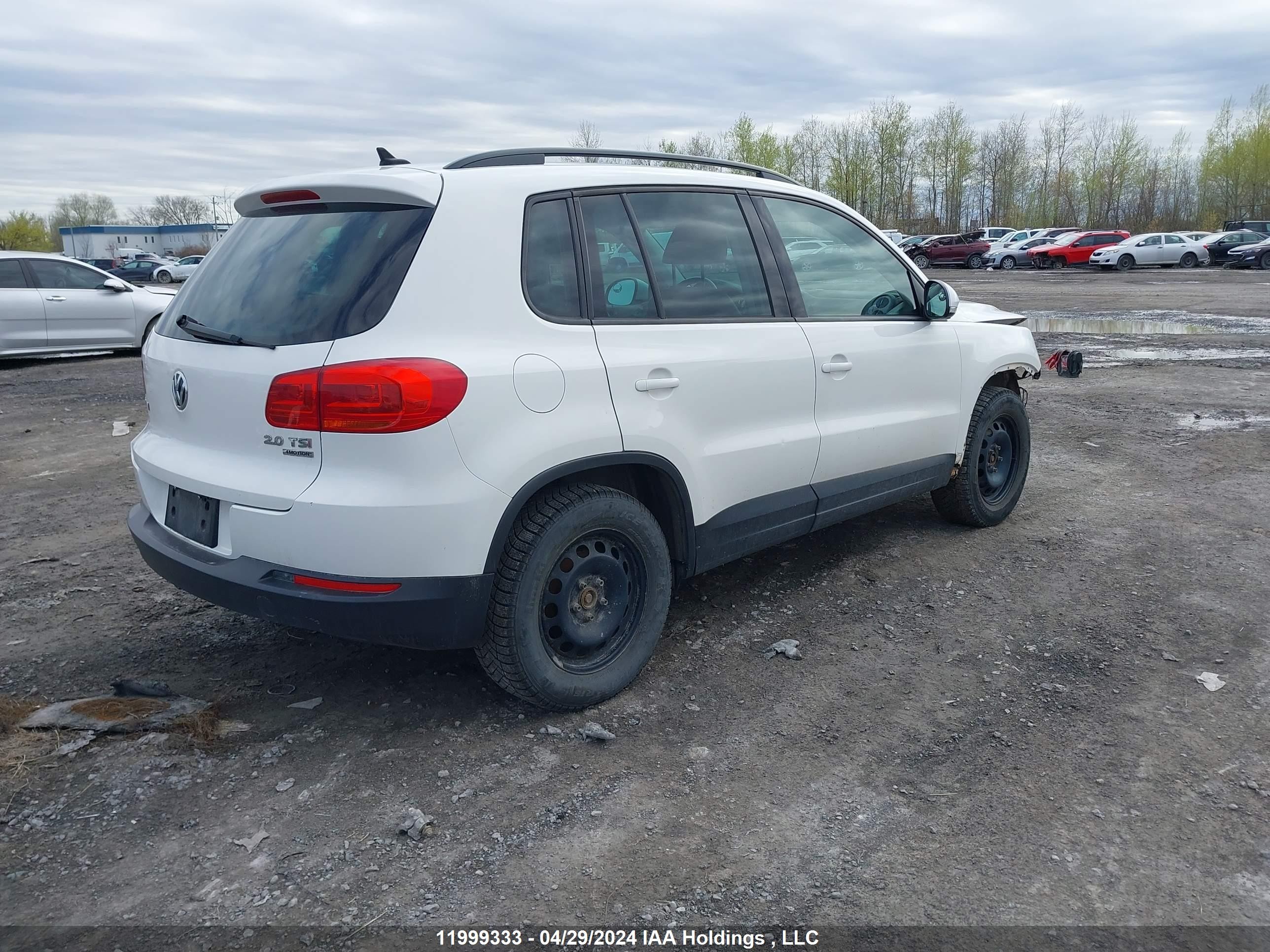 Photo 3 VIN: WVGJV7AX0DW520627 - VOLKSWAGEN TIGUAN 