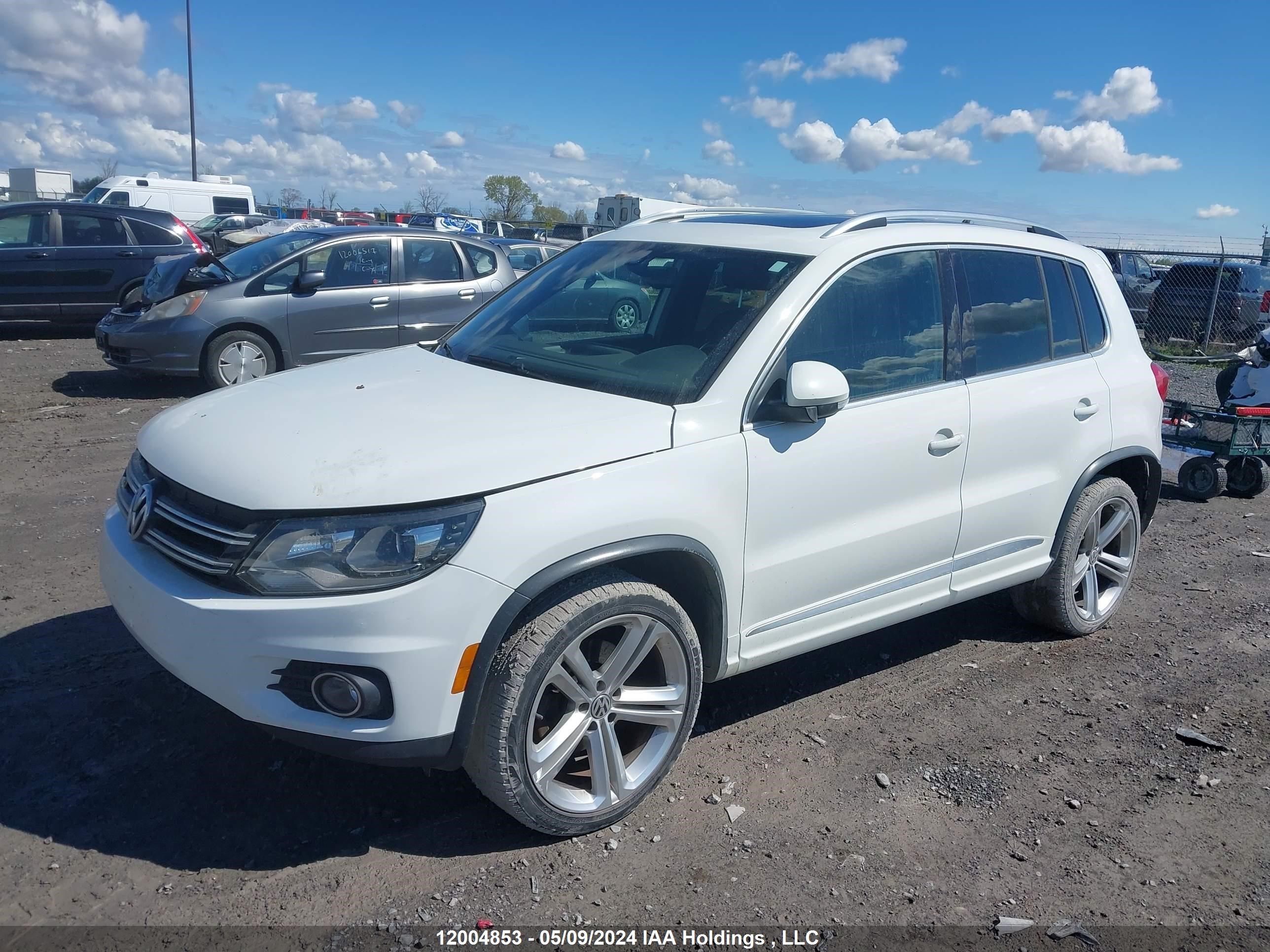 Photo 1 VIN: WVGJV7AX4FW086263 - VOLKSWAGEN TIGUAN 