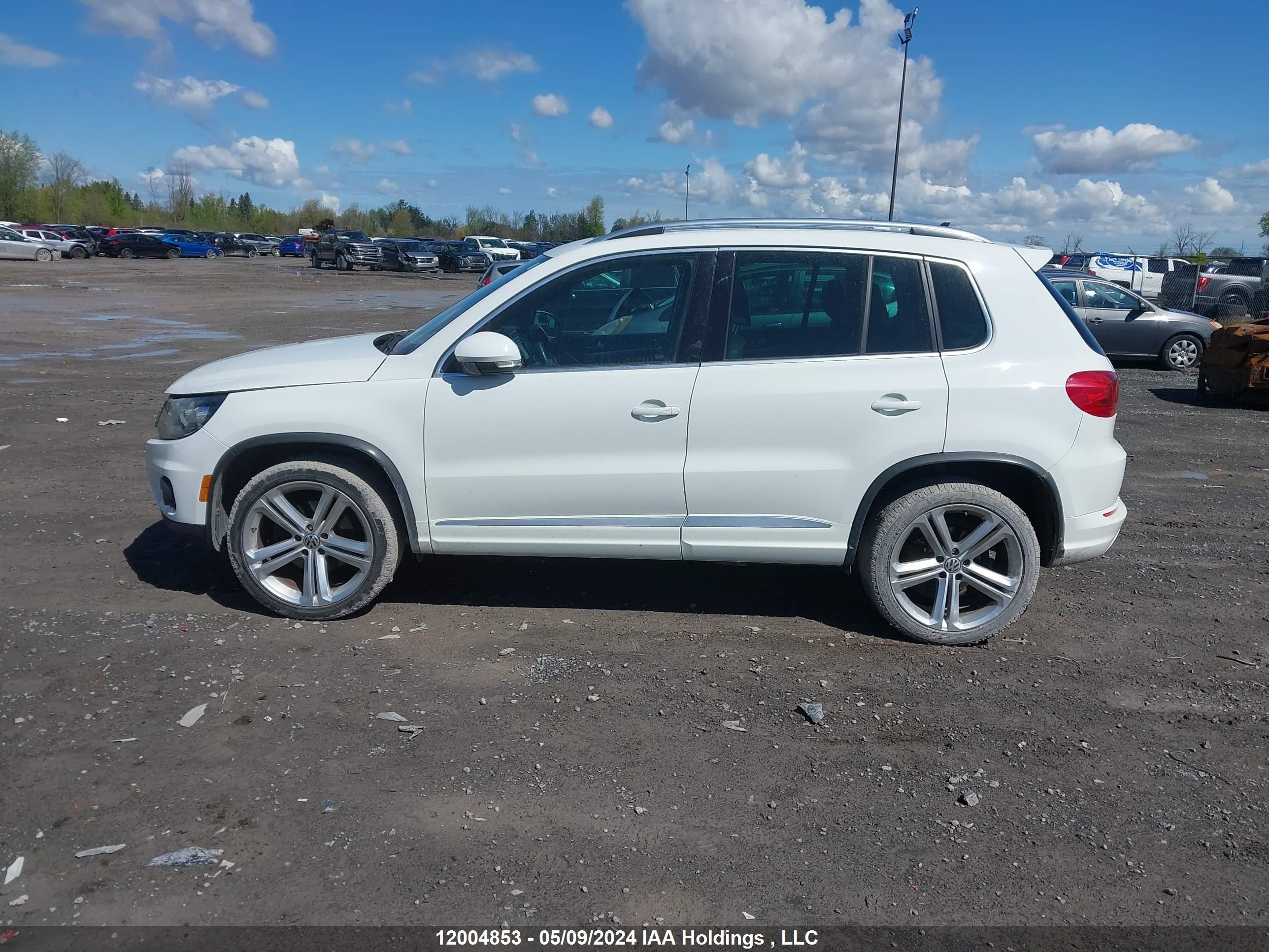 Photo 13 VIN: WVGJV7AX4FW086263 - VOLKSWAGEN TIGUAN 