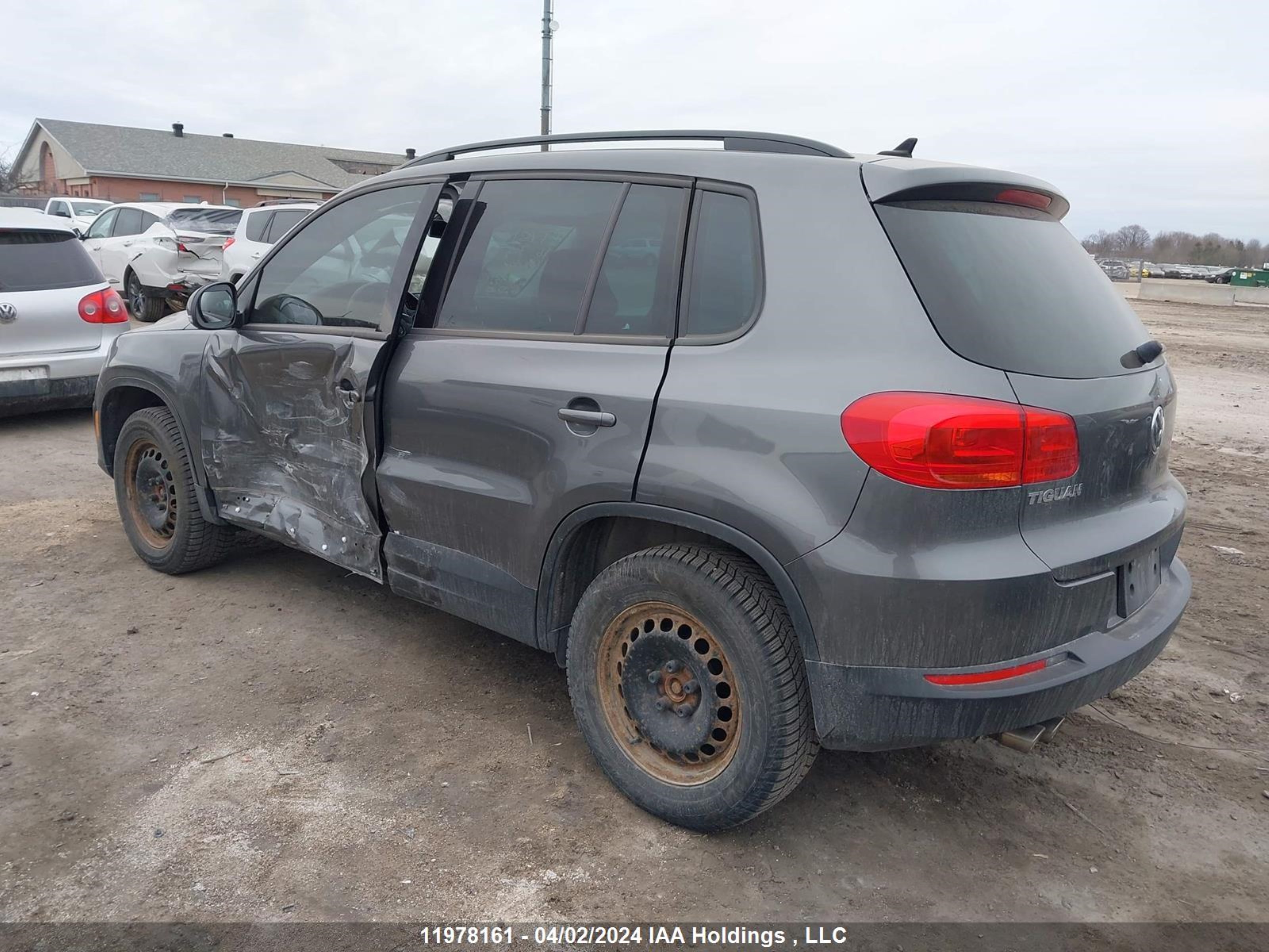 Photo 2 VIN: WVGJV7AX5GW513841 - VOLKSWAGEN TIGUAN 