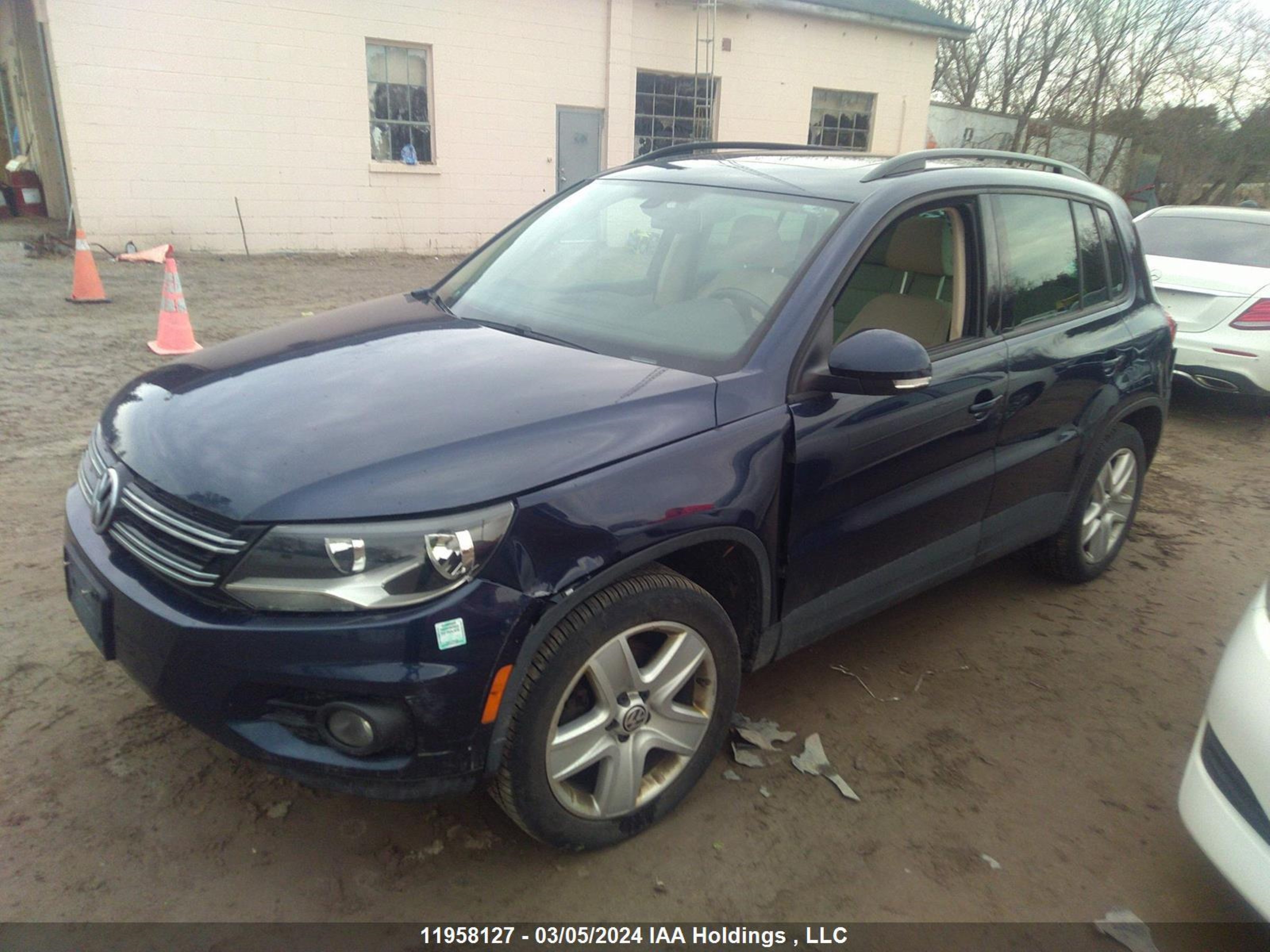 Photo 1 VIN: WVGJV7AX5GW574171 - VOLKSWAGEN TIGUAN 