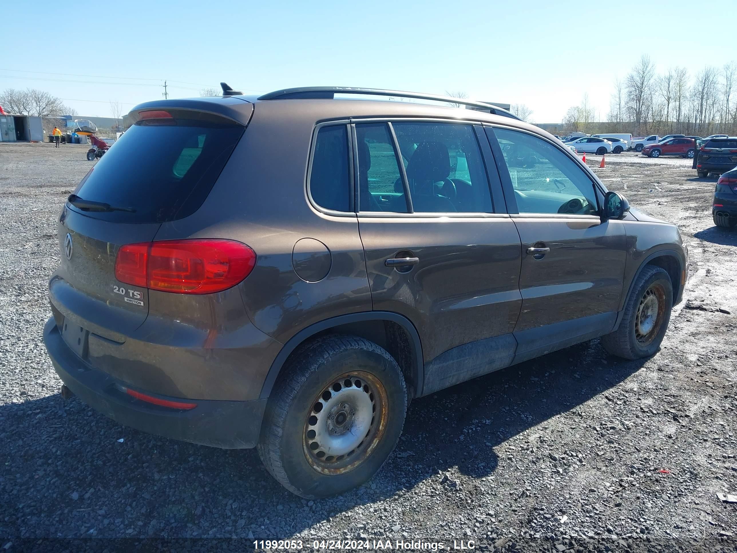 Photo 3 VIN: WVGJV7AX6FW021057 - VOLKSWAGEN TIGUAN 