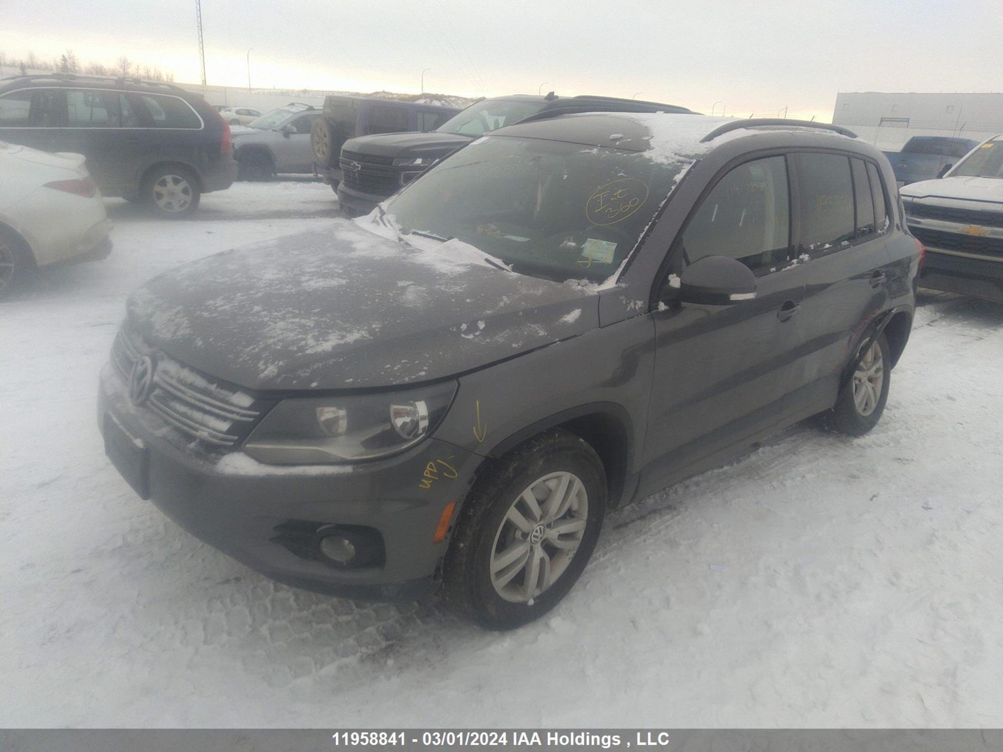 Photo 1 VIN: WVGJV7AX6FW523308 - VOLKSWAGEN TIGUAN 