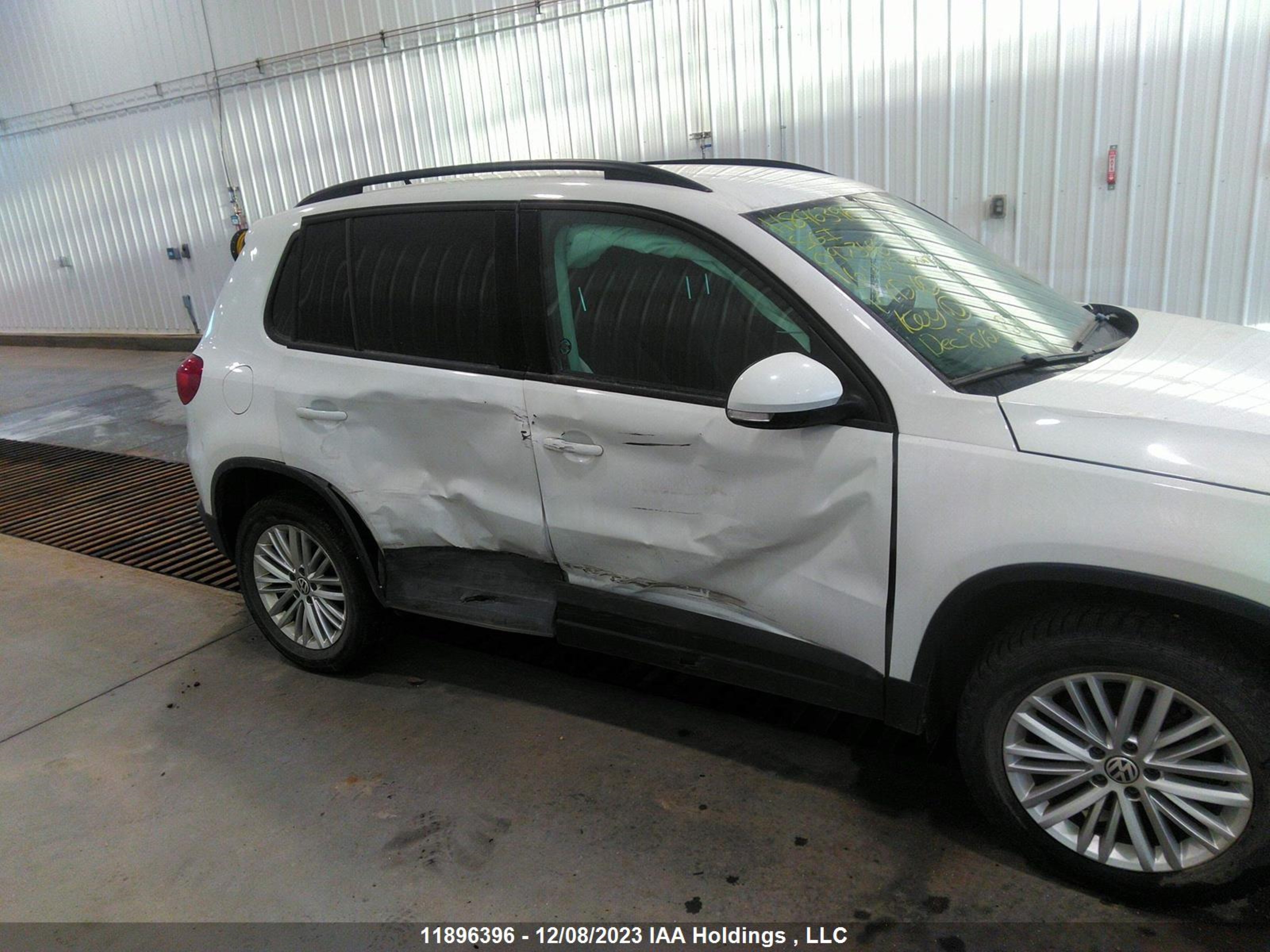 Photo 5 VIN: WVGJV7AX6GW097346 - VOLKSWAGEN TIGUAN 